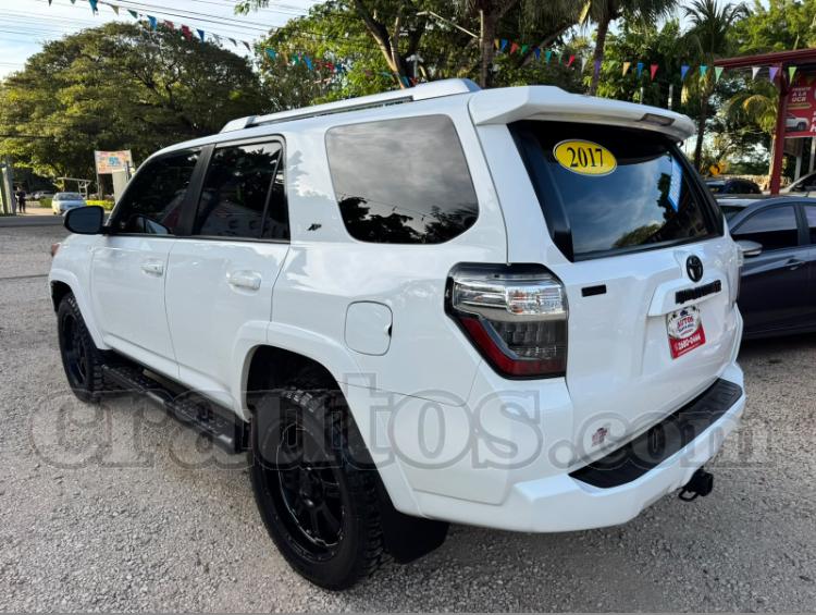 Toyota 4Runner SR5 2017 3